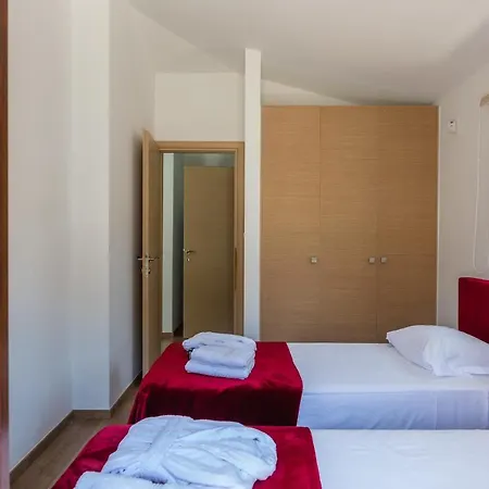 Maris Luxury