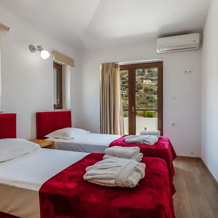 Maris Luxury Villa *